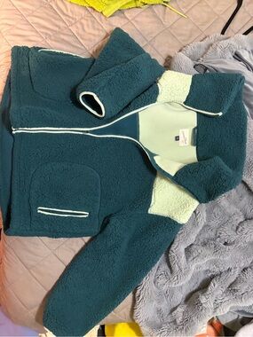 Universal Thread Teal and Light Green Teddy Sherpa Jacket